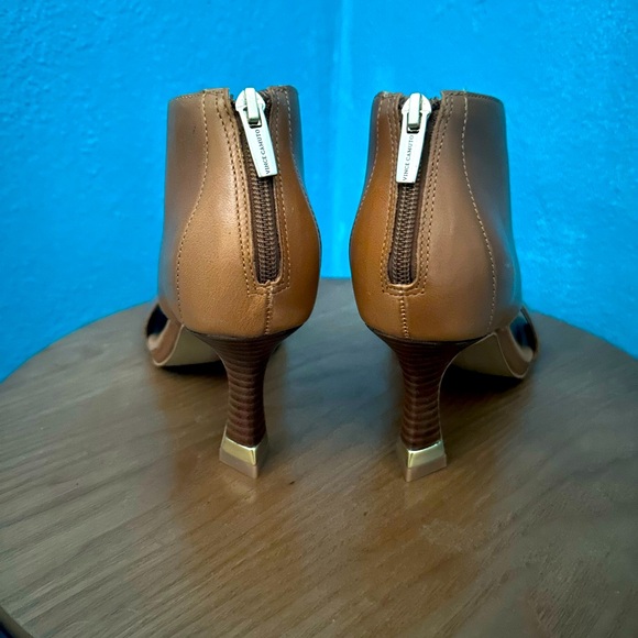 Vince Camuto booties. Cognac. Size 9 - Picture 2 of 4